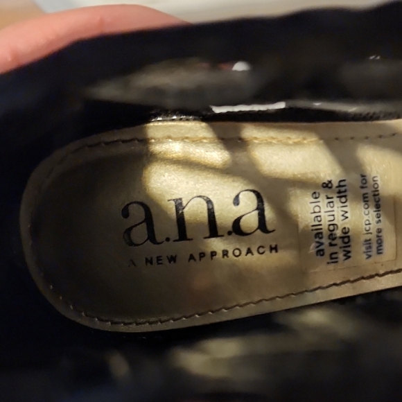 Sexy Black Cage Heels with Stiletto Design - Picture 2 of 4